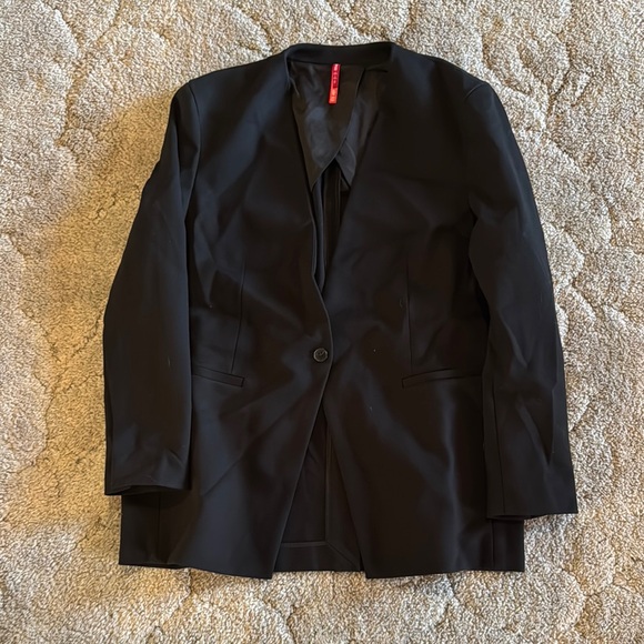 Black Two-Piece Suit - Picture 4 of 6